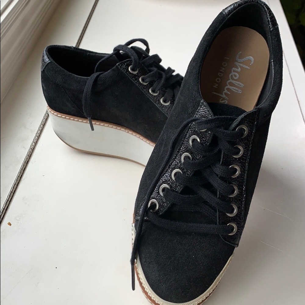 Platform sneakers